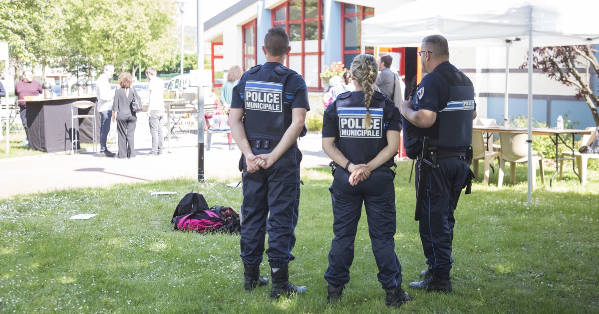 Les policiers municipaux équipés de caméras-piétons - Ville de  Saint-Étienne-du-Rouvray - Site officiel