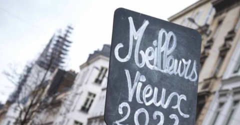 Couverture du Stéphanais n°312 - photo d'une manifestation où est inscrit sur un panneau "meilleurs vieux 2023"