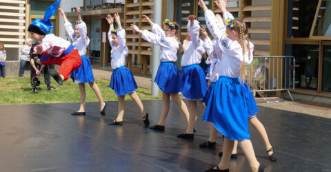 Une troupe de danseuses ukrainienne s'est produite jeudi 8 mai pour l'ouverture de l'édition 2025 du festival Yes or Notes. Photo : Jérôme Lallier