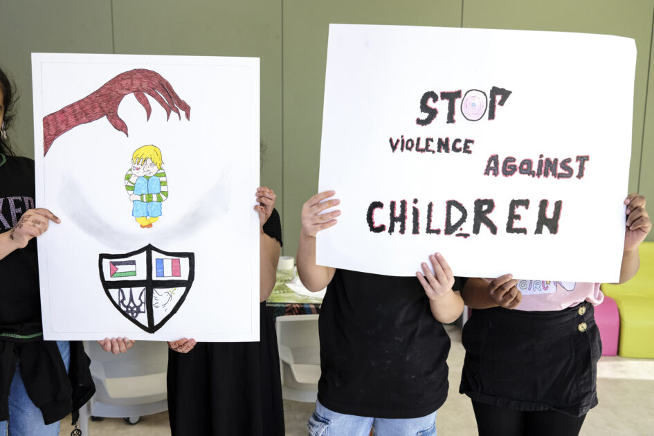 Les élèves des Animalins ont créé une exposition de 13 panneaux sur les droits de l’enfant et la paix.