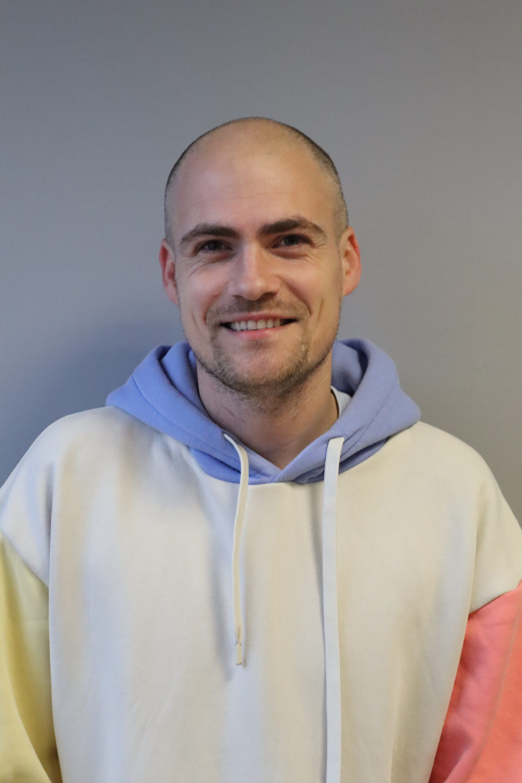 Morgan Lambert, agent recenseur à Saint-Étienne-du-Rouvray pour la campagne 2026.